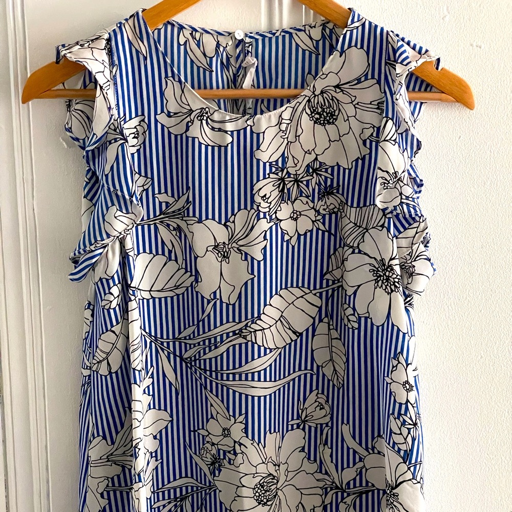 Lush Sleeveless Floral Blue and WhiteTop, small
